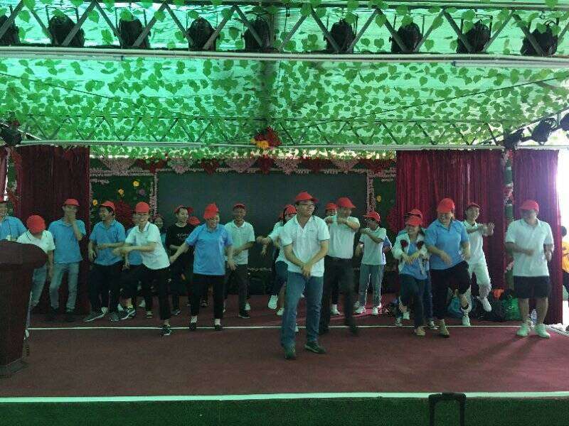 歐米公司團(tuán)隊(duì)活動(dòng)運(yùn)到照片